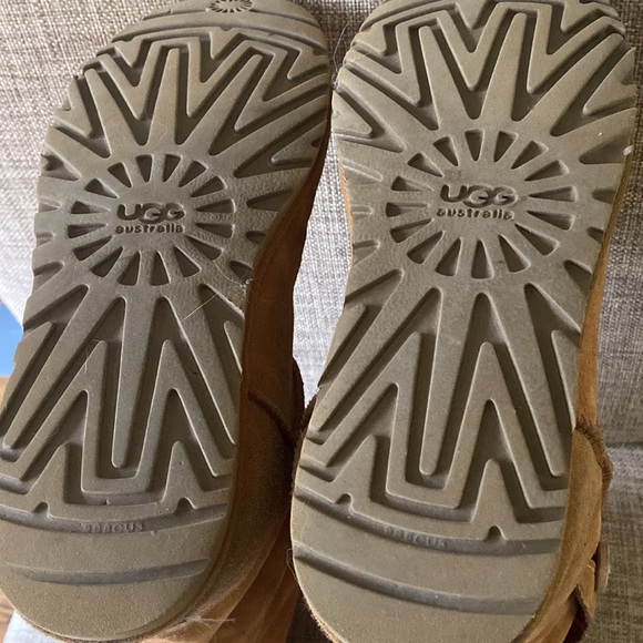 Ugg boots - Picture 3 of 6